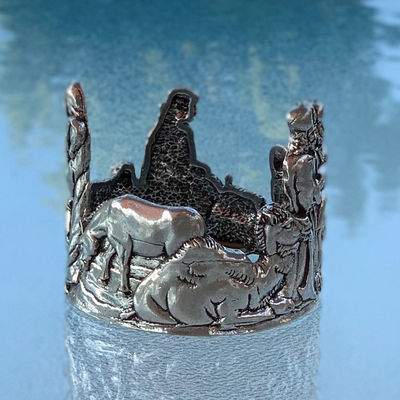 BSD Bob Siemon Designs Pewter Nativity Scene Votive Candleholder - Picture 8 of 10